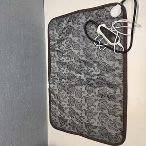 Heating Pad Pet Bed 28x18 Adjustable Waterproof Chew Resistant Steel Cord NEW